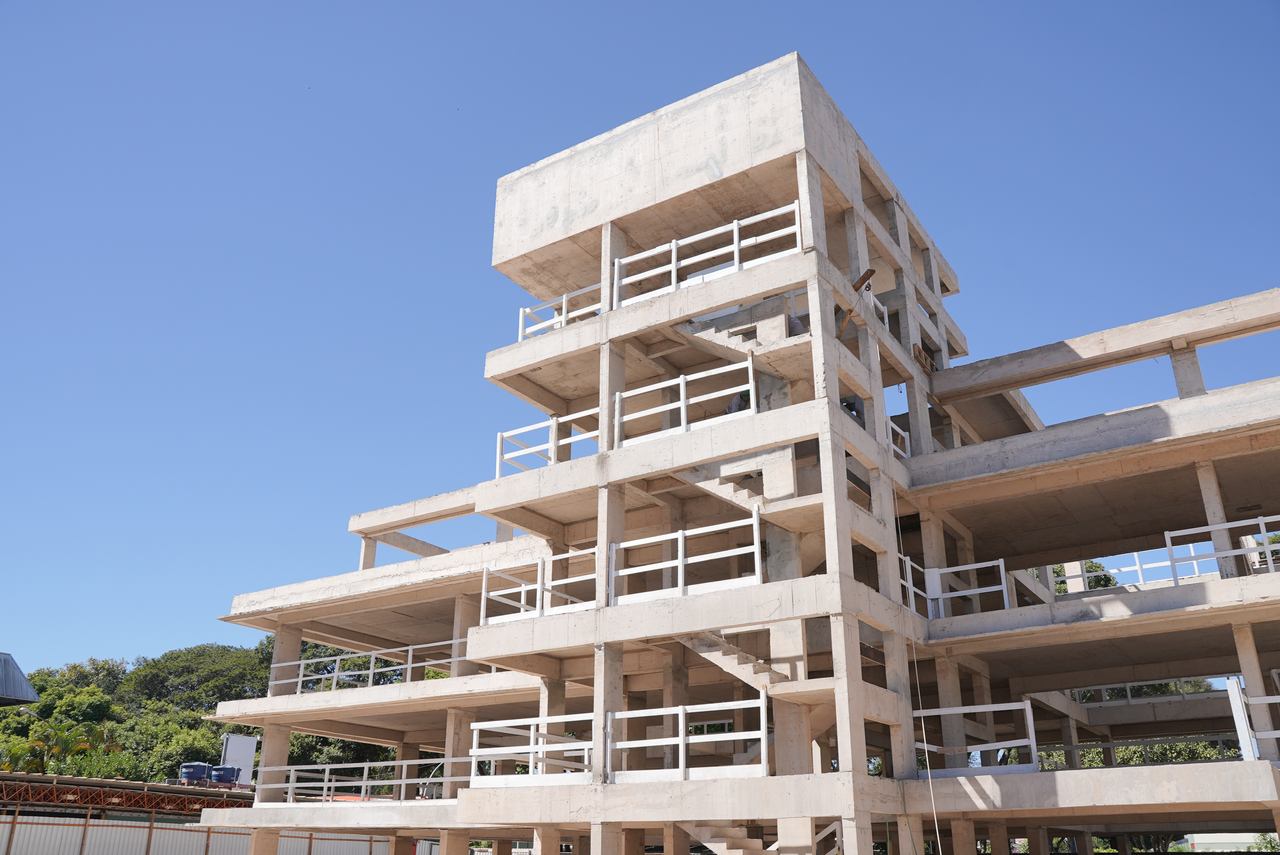 Estrutura de concreto do edifício em construção